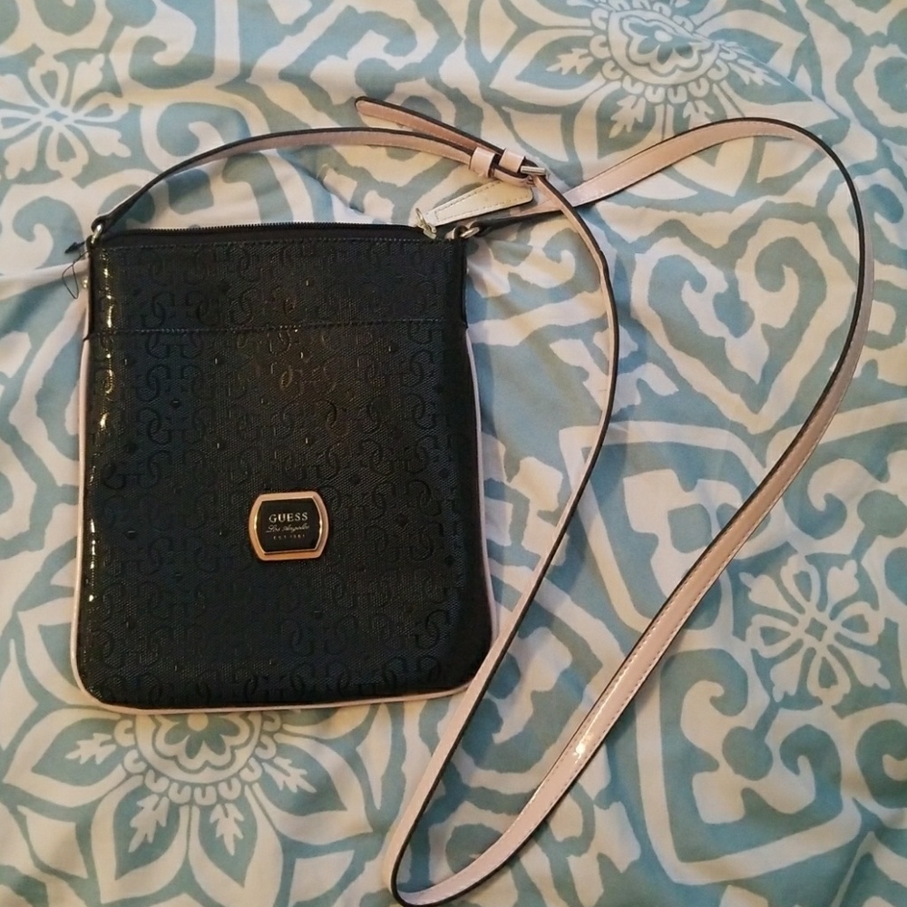 Guess crossbody purse